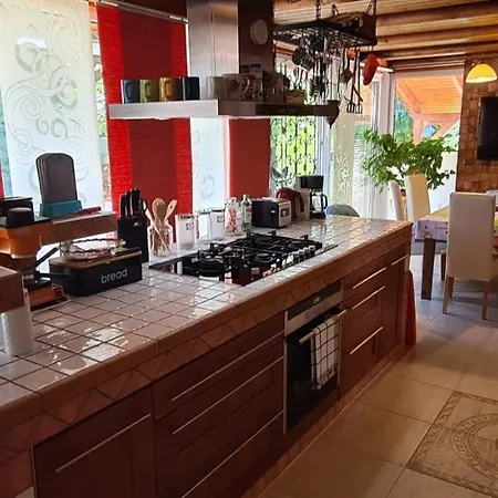 アパート Belloapartamento Haz Balatonkenese, 800m, Jakuzzi *