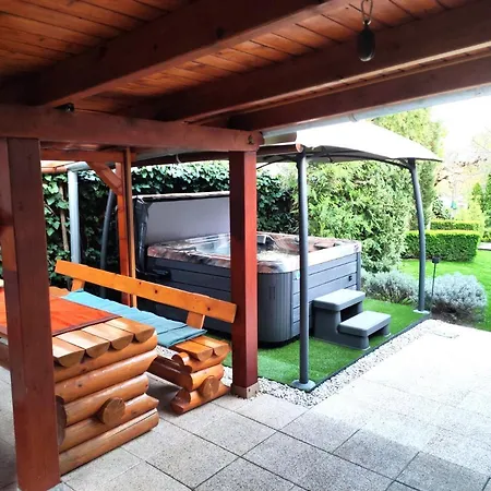 Belloapartamento Ház Balatonkenese, 800m, Jakuzzi Apartman Balatonkenese