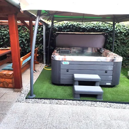 Belloapartamento Ház Balatonkenese, 800m, Jakuzzi Apartman