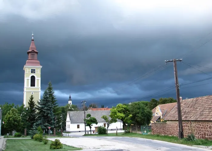Belloapartamento Haz Balatonkenese, 800m, Jakuzzi באלאטונקנשה