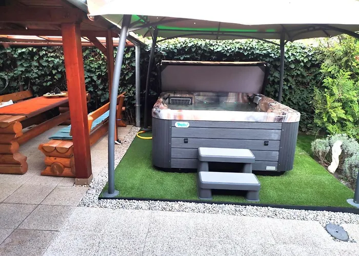 Belloapartamento Haz Balatonkenese, 800m, Jakuzzi דירה